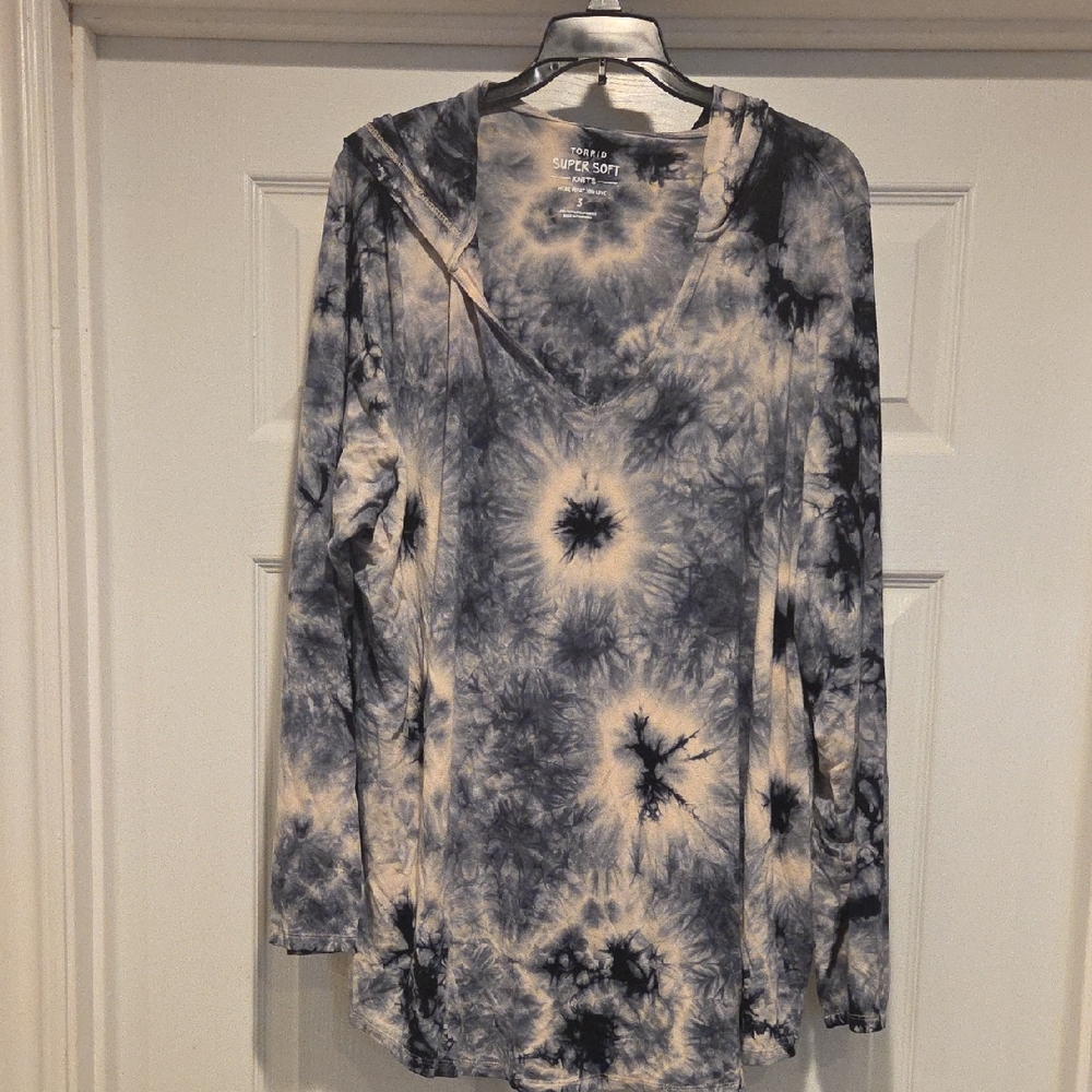 Torrid Super Soft Tie-Dye Top in Black and Cream